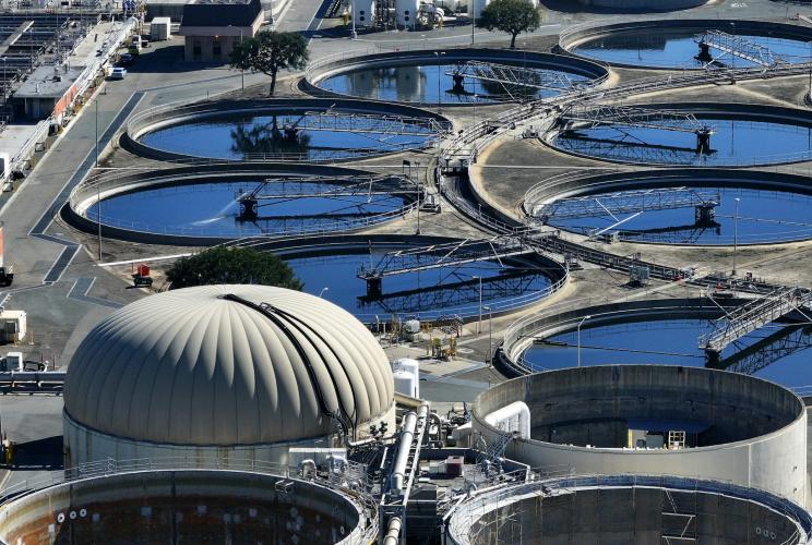  Treatment plants can capture over 95% of methane from food waste, compared to about 50% at landfills. Justin Sullivan/Getty Images