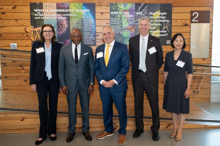 EPIcenter Director Laura Taylor, Southern Company Chairman and CEO Chris Womack, President Angel Cabrera, EVPR Tim Lieuwen, SEI Executive Director Yuanzhi Tang