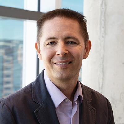 Christopher Rozell, a first-generation scholar and interdisciplinary researcher, serves as the inaugural executive director of Georgia Tech’s Institute for Neuroscience, Neurotechnology, and Society (INNS).