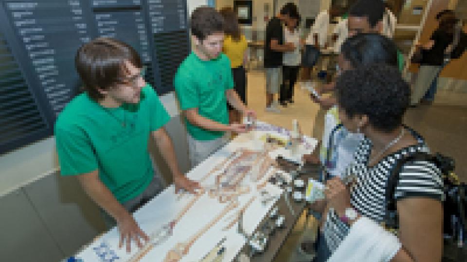 Prosthetic Pete demonstration teaches students abo