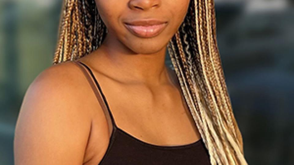 Chelsea Ekwegh Headshot