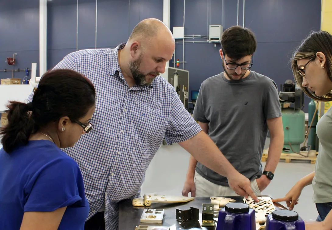 Aaron Stebner leads lab class at Advanced Manufacturing Pilot Facility at Georgia Tech 