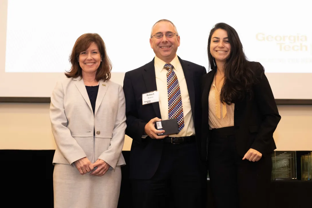 Robert Butera receives the Georgia Tech ANAK award in 2019.