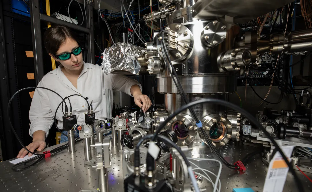 Researcher tests improved vacuum chamber
